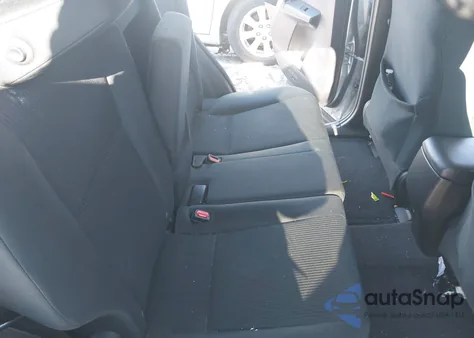 2016 Toyota Rav4 Le z USA, uszkodzony, nr VIN 2T3BFREV3GW427209